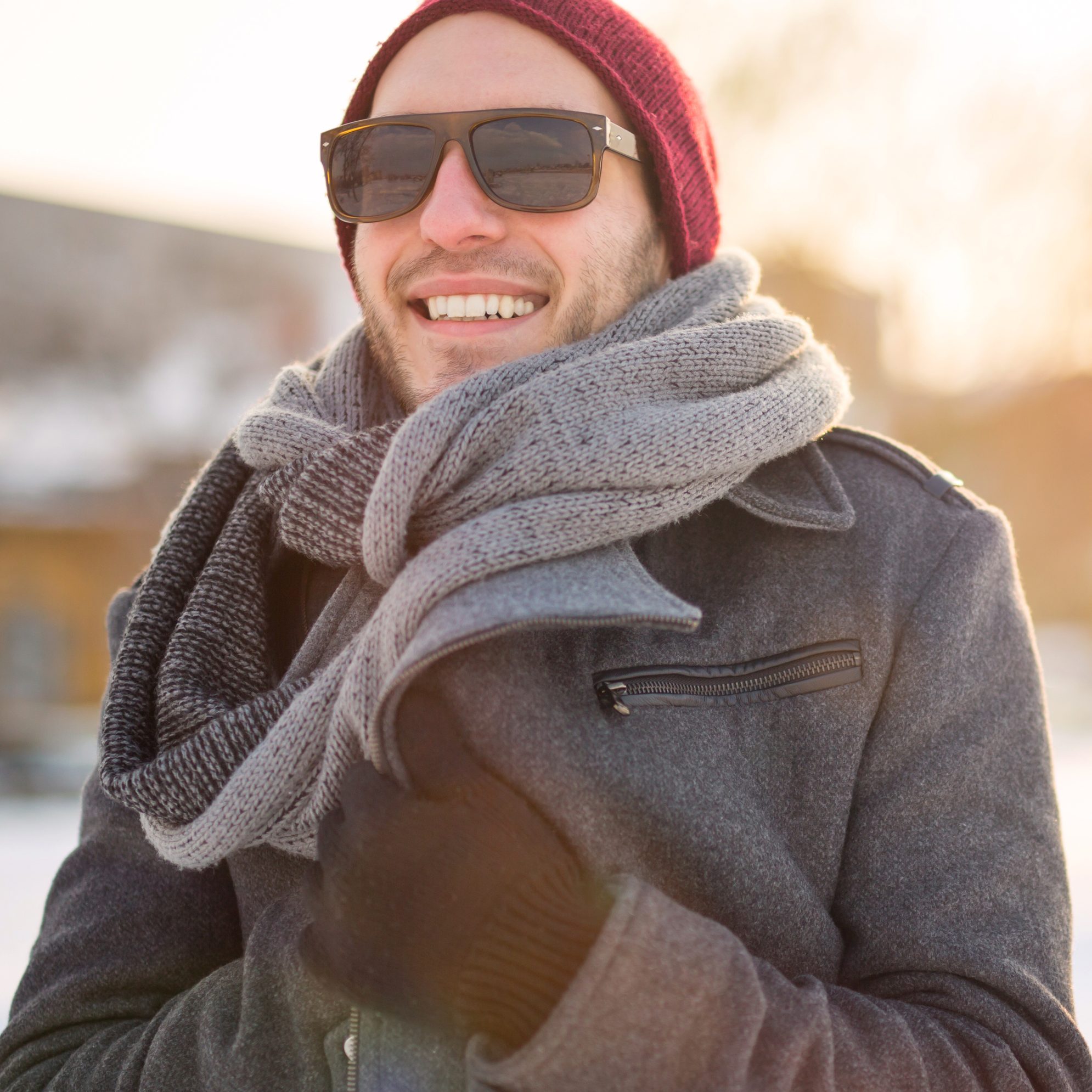 5 reasons to wear sunglasses in winter